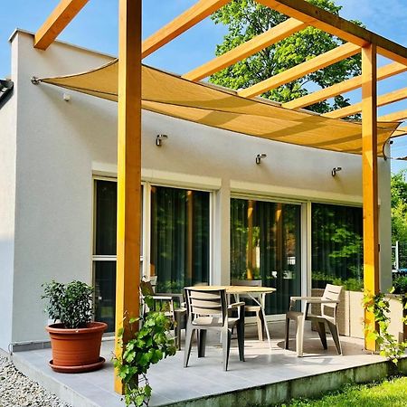Aranygesztenye Apartmanhaz Balatonudvari Eksteriør billede